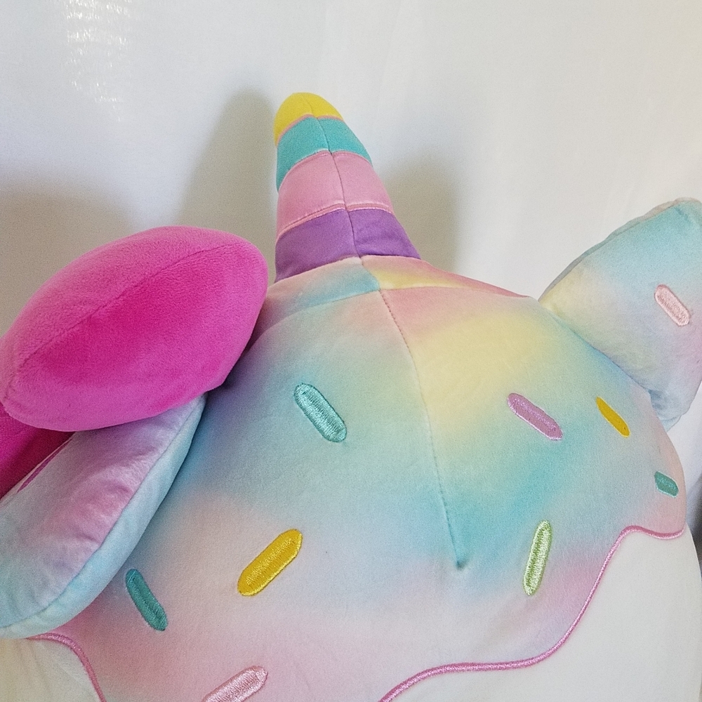 Hello Kitty Squishmallow/Hello Kitty Ice Cream Cupcake Unicorn - Picture 6 of 12